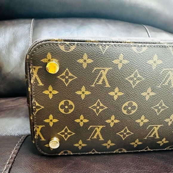 Louis Vuitton Lockit MM - Picture 10 of 16